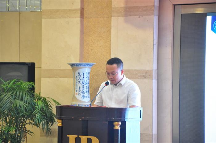  王间     会长单位代表做大会总结